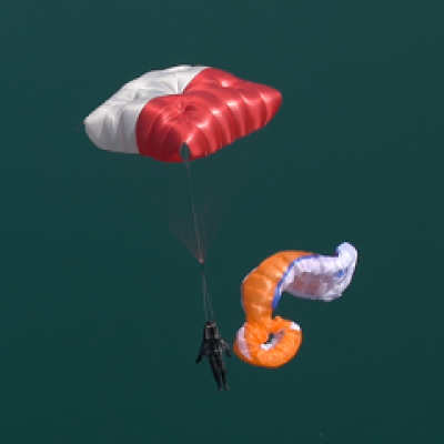 Paracaídas cuadrado Fluid Light EVO #M (<105 KG.) Paracaídas cuadrado Fluid Light EVO #M (<105 KG.)